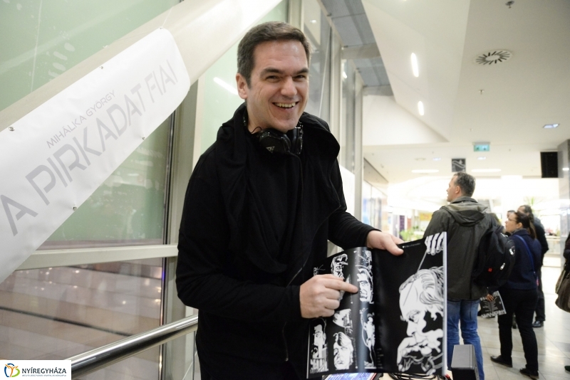 A PIRKADAT FIAI-kiállításmegnyitó a Korzóban