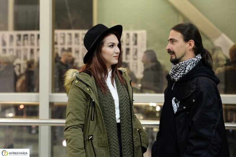 A PIRKADAT FIAI-kiállításmegnyitó a Korzóban