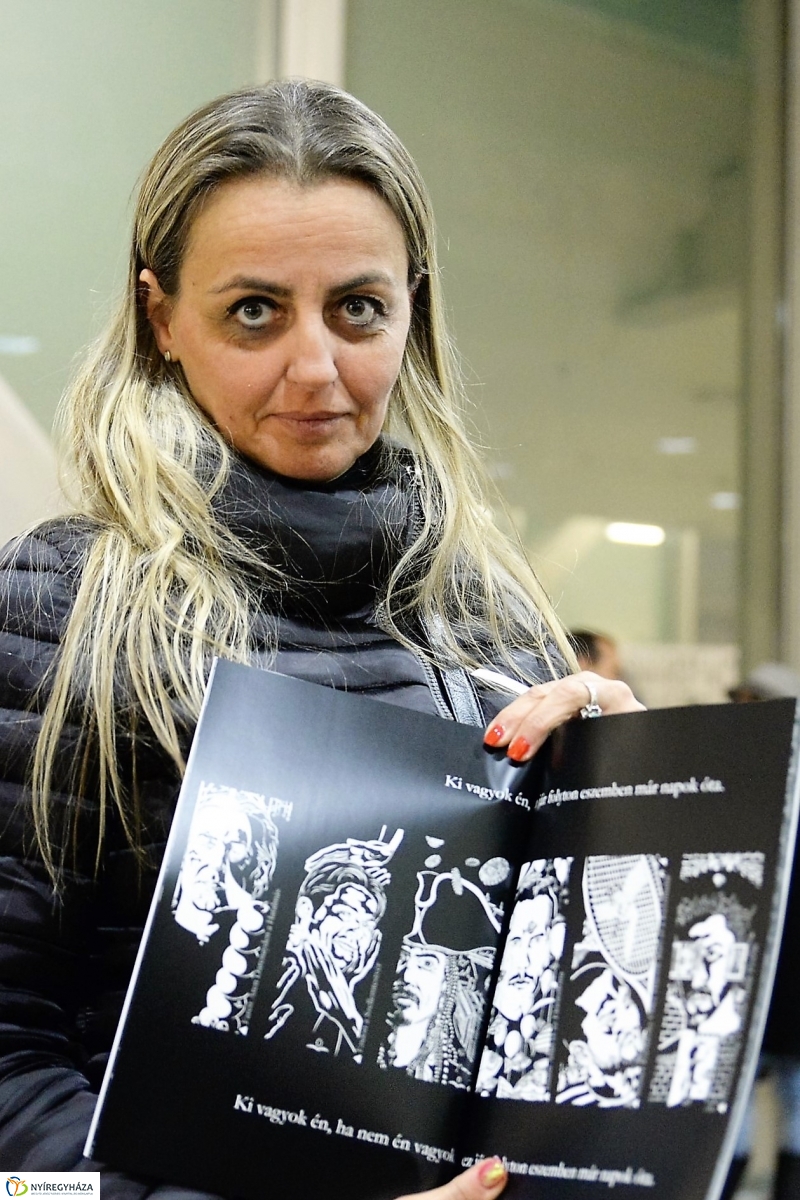 A PIRKADAT FIAI-kiállításmegnyitó a Korzóban