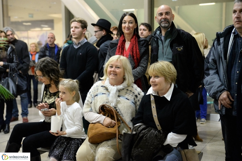 A PIRKADAT FIAI-kiállításmegnyitó a Korzóban