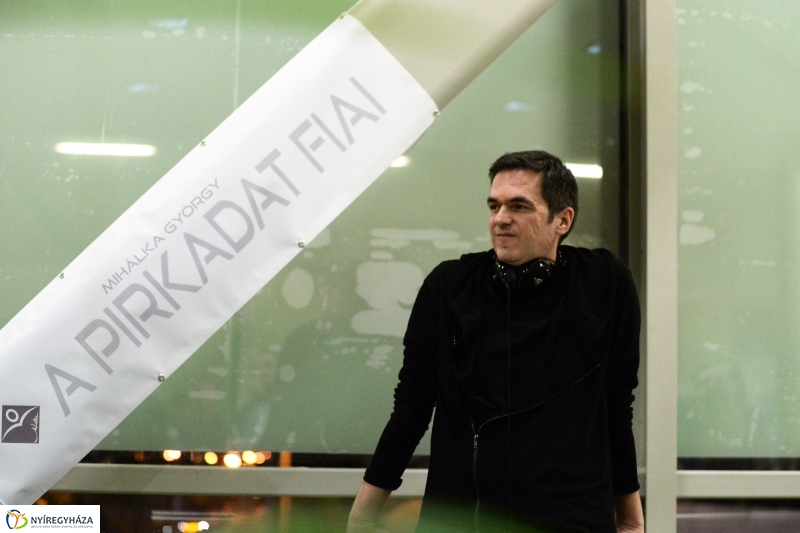 A PIRKADAT FIAI-kiállításmegnyitó a Korzóban