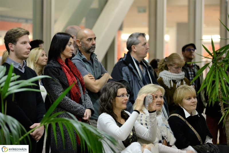 A PIRKADAT FIAI-kiállításmegnyitó a Korzóban