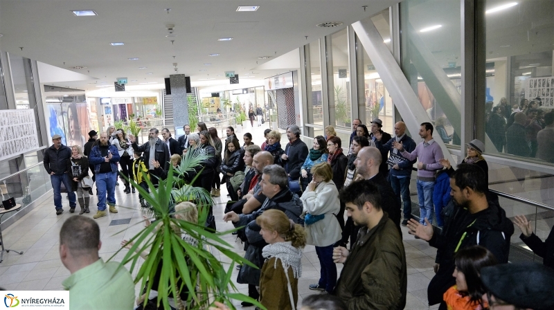 A PIRKADAT FIAI-kiállításmegnyitó a Korzóban