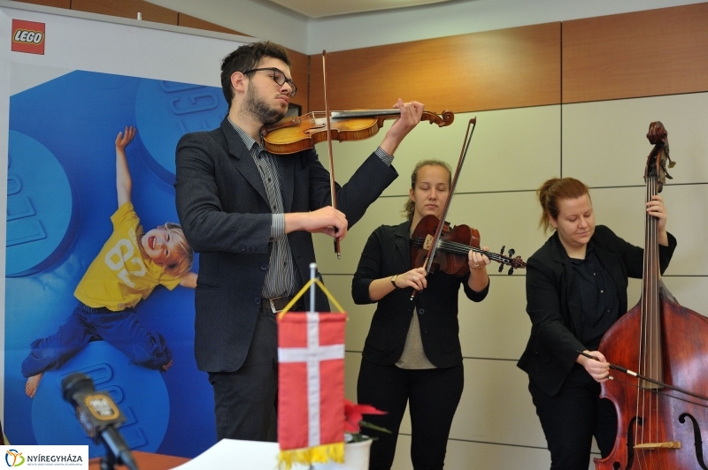 LEGO megállapodás a Nyíregyházi Egyetemen - fotó Szarka Lajos