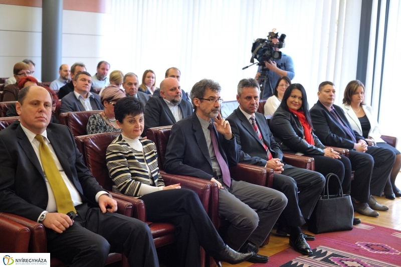 LEGO megállapodás a Nyíregyházi Egyetemen - fotó Szarka Lajos