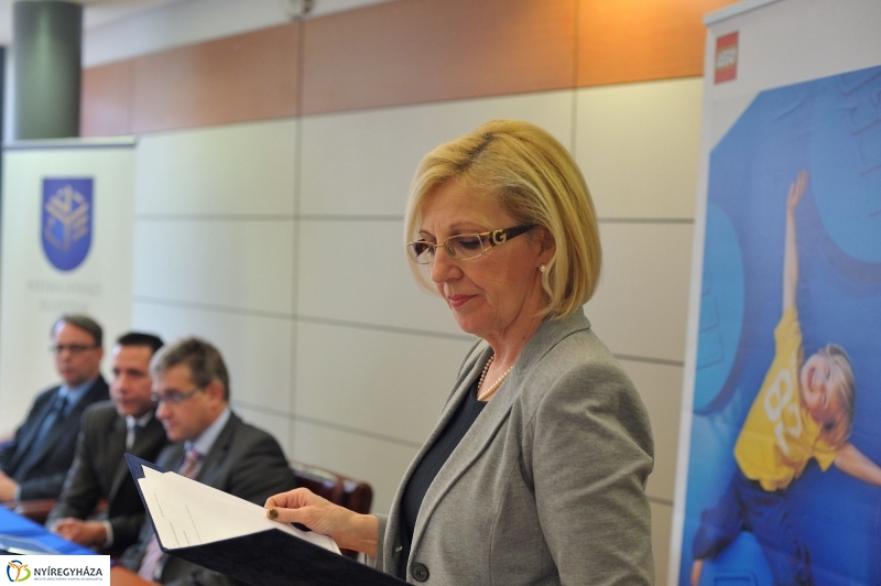 LEGO megállapodás a Nyíregyházi Egyetemen - fotó Szarka Lajos