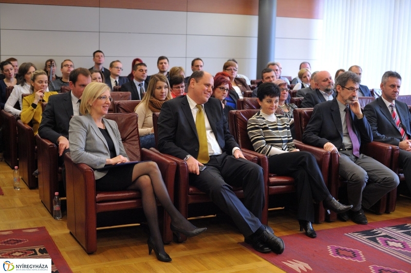 LEGO megállapodás a Nyíregyházi Egyetemen - fotó Szarka Lajos