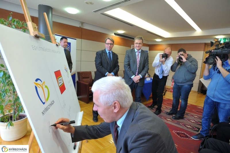 LEGO megállapodás a Nyíregyházi Egyetemen - fotó Szarka Lajos