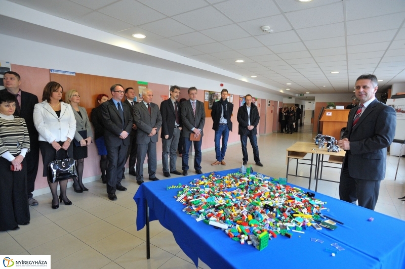 LEGO megállapodás a Nyíregyházi Egyetemen - fotó Szarka Lajos