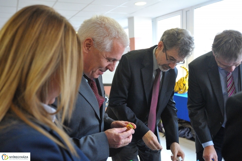 LEGO megállapodás a Nyíregyházi Egyetemen - fotó Szarka Lajos