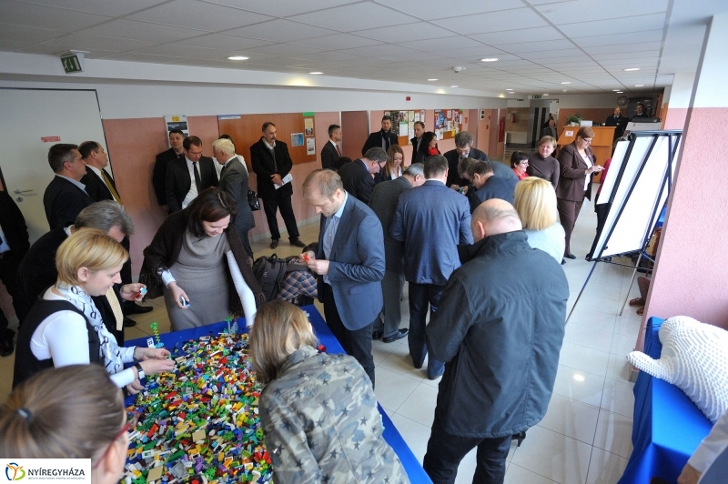 LEGO megállapodás a Nyíregyházi Egyetemen - fotó Szarka Lajos
