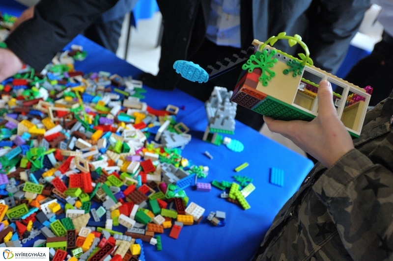 LEGO megállapodás a Nyíregyházi Egyetemen - fotó Szarka Lajos