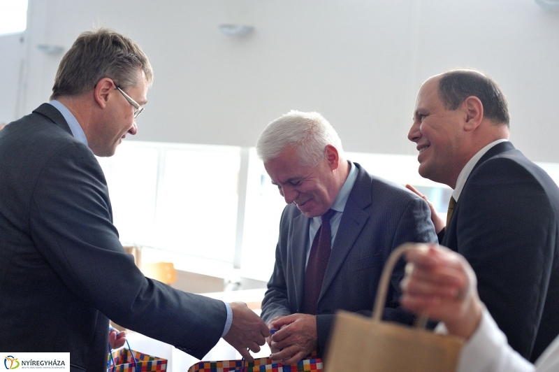 LEGO megállapodás a Nyíregyházi Egyetemen - fotó Szarka Lajos