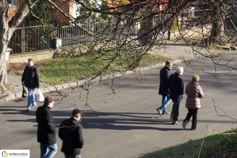 Új aszfalt a Kodály Zoltán utcán - fotó Szarka Lajos