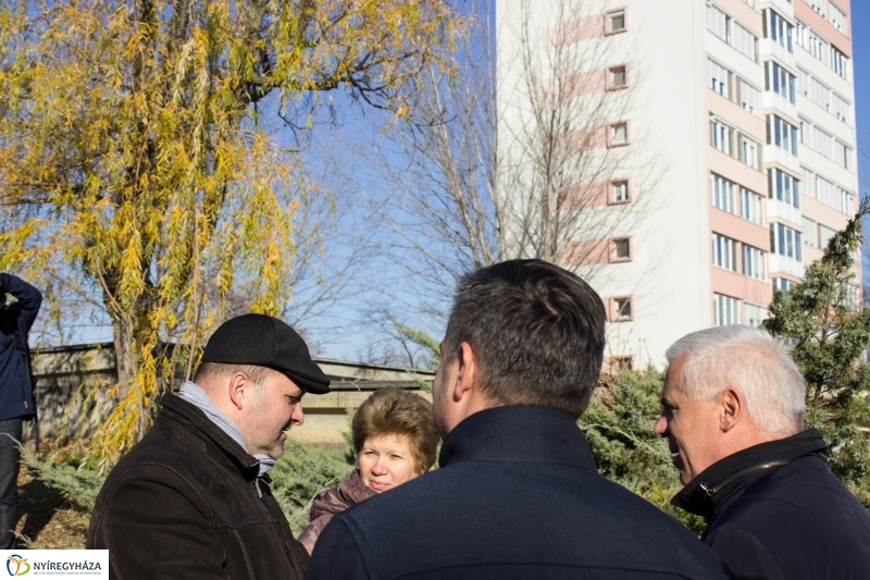 Új aszfalt a Kodály Zoltán utcán - fotó Szarka Lajos
