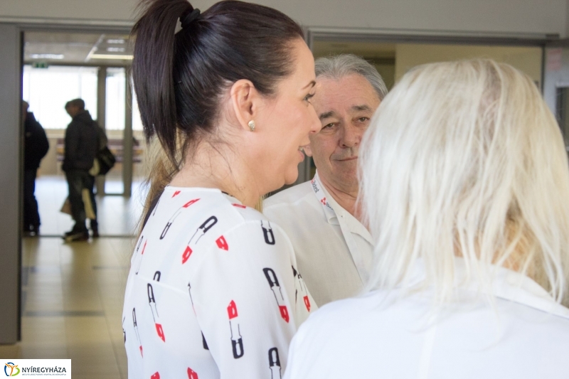 Sminkes adomány - fotó Szarka Lajos