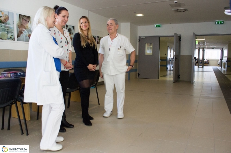 Sminkes adomány - fotó Szarka Lajos