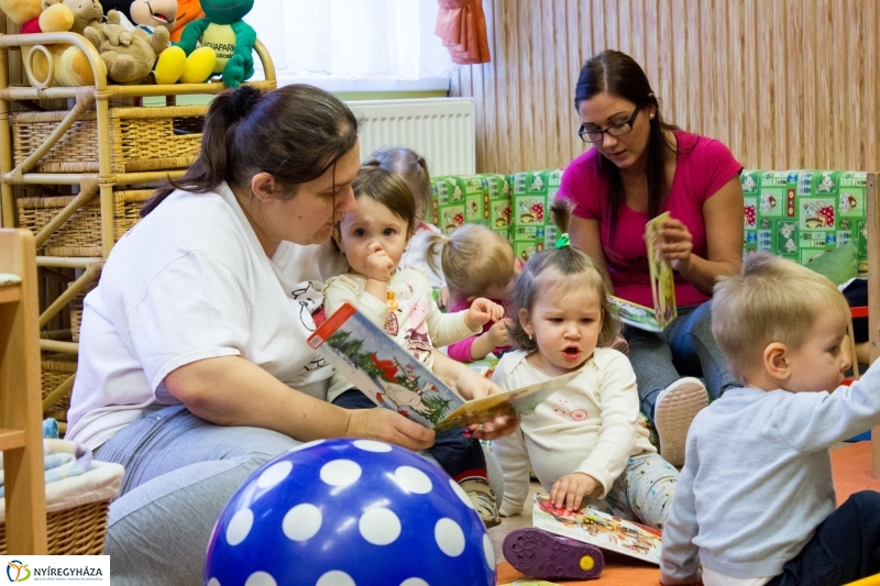 Ismerkedés a bölcsődével - fotó Szarka Lajos