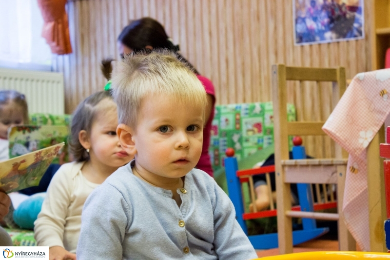 Ismerkedés a bölcsődével - fotó Szarka Lajos