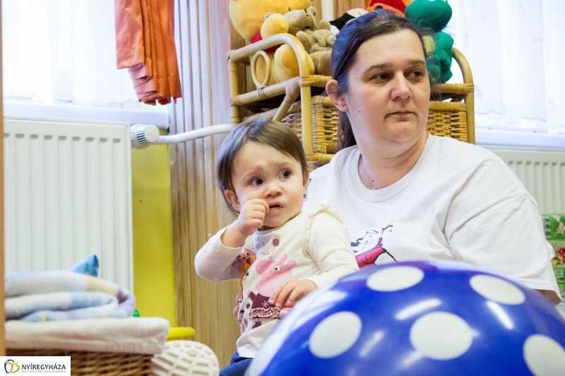 Ismerkedés a bölcsődével - fotó Szarka Lajos