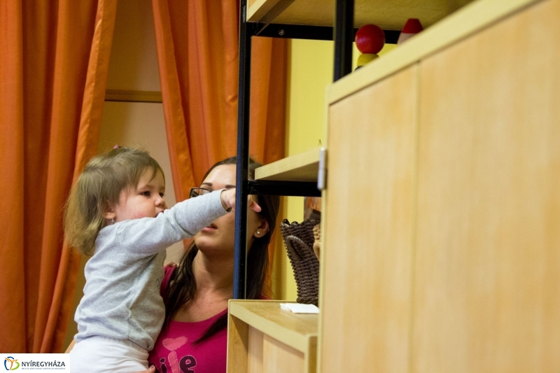 Ismerkedés a bölcsődével - fotó Szarka Lajos