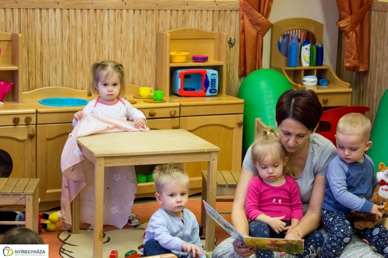 Ismerkedés a bölcsődével - fotó Szarka Lajos