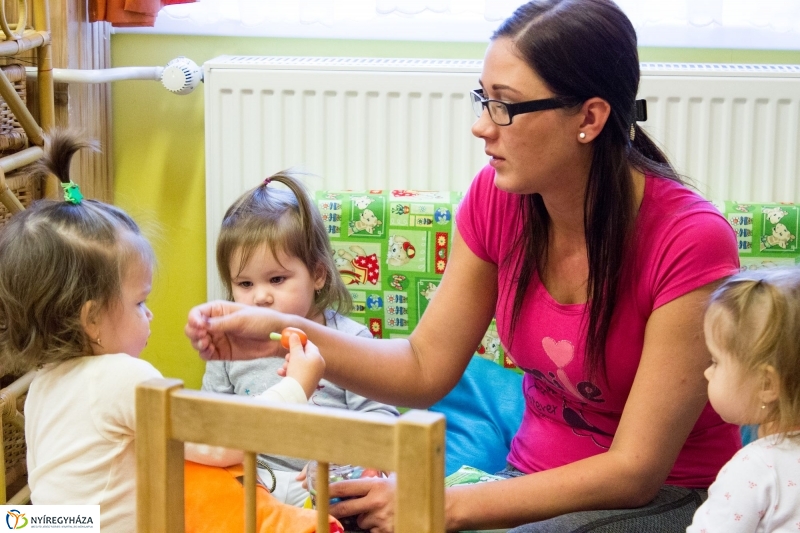 Ismerkedés a bölcsődével - fotó Szarka Lajos
