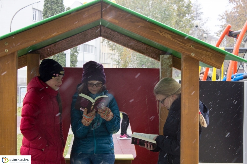 Egy kis móka a játszótéren - fotó Szarka Lajos