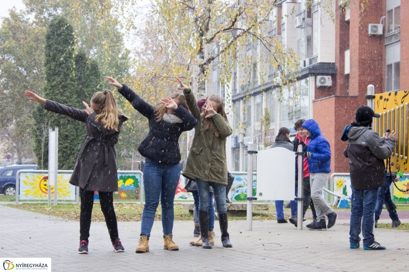 Egy kis móka a játszótéren - fotó Szarka Lajos