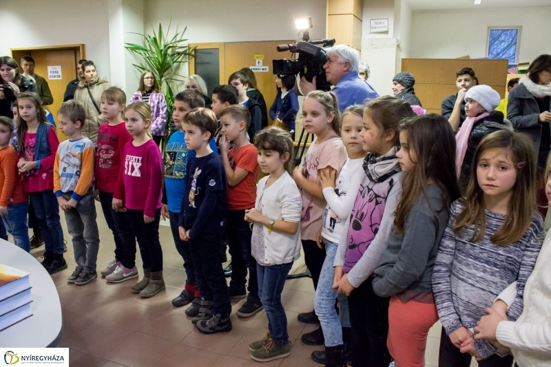 Jézus élete rajzkiállítás - fotó Szarka Lajos
