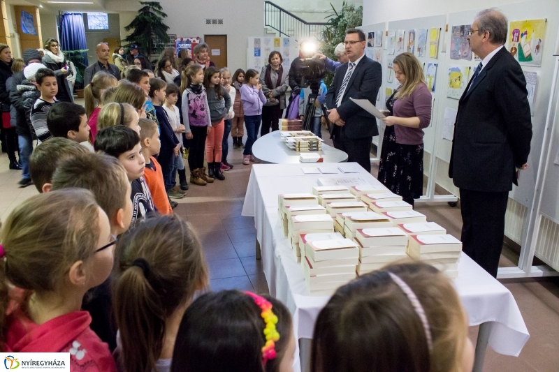 Jézus élete rajzkiállítás - fotó Szarka Lajos