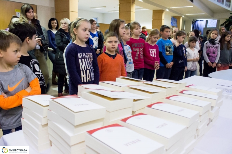 Jézus élete rajzkiállítás - fotó Szarka Lajos