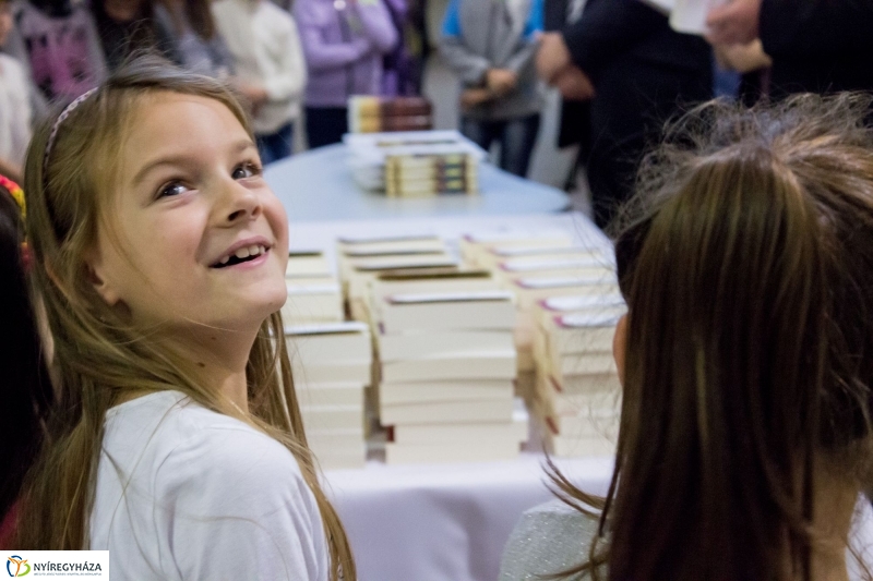 Jézus élete rajzkiállítás - fotó Szarka Lajos