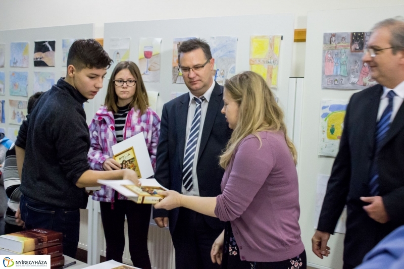 Jézus élete rajzkiállítás - fotó Szarka Lajos