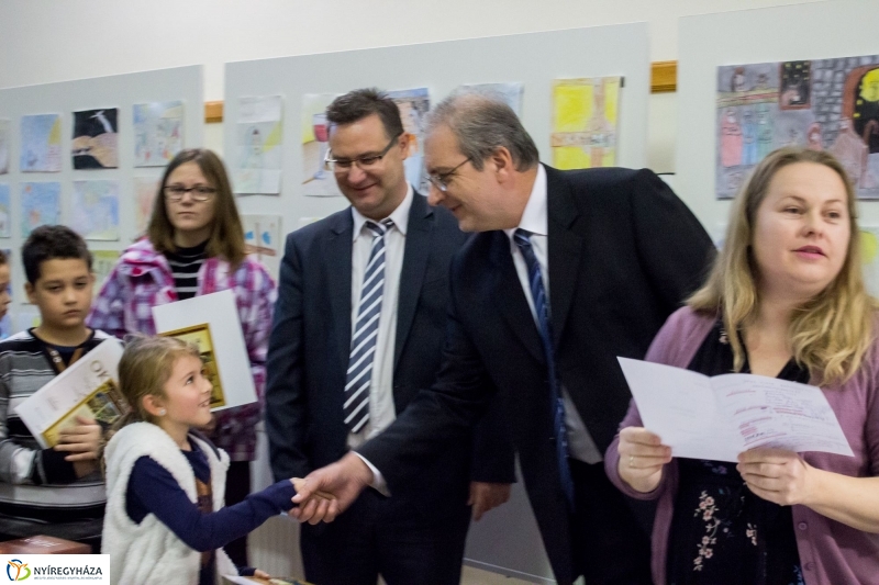 Jézus élete rajzkiállítás - fotó Szarka Lajos