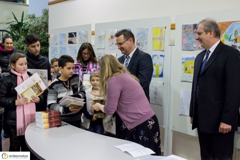 Jézus élete rajzkiállítás - fotó Szarka Lajos