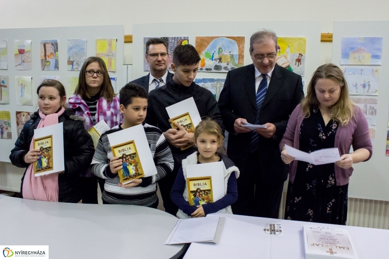 Jézus élete rajzkiállítás - fotó Szarka Lajos