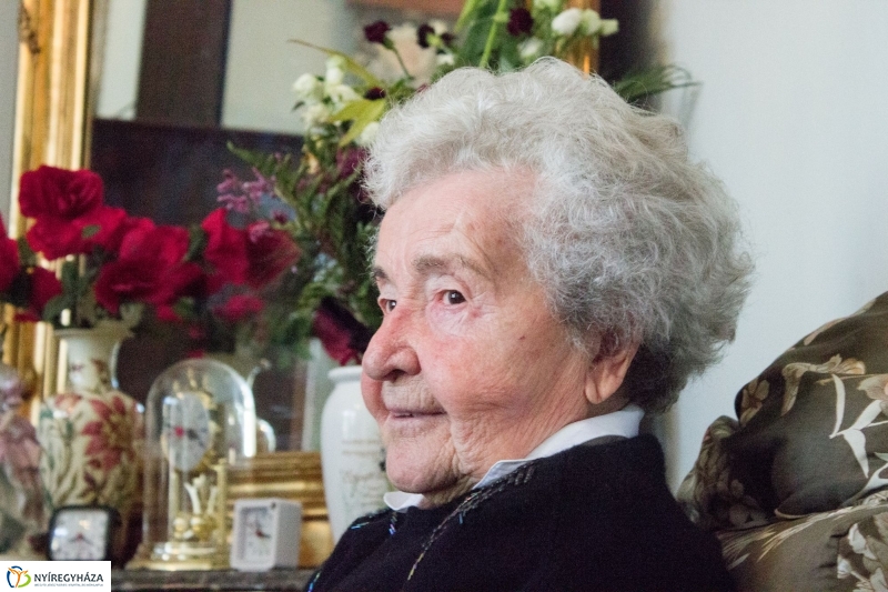 Szépkorú köszöntése - Váradi Lászlóné - fotó Szarka Lajos