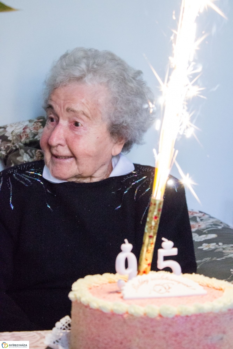 Szépkorú köszöntése - Váradi Lászlóné - fotó Szarka Lajos