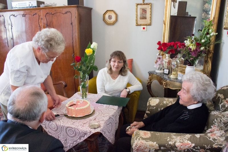 Szépkorú köszöntése - Váradi Lászlóné - fotó Szarka Lajos