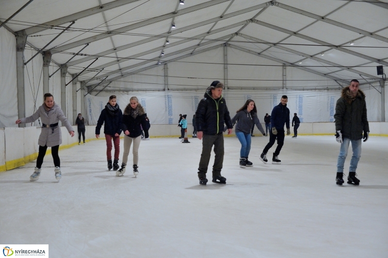 Jégpálya szerelem - fotó Szarka Lajos