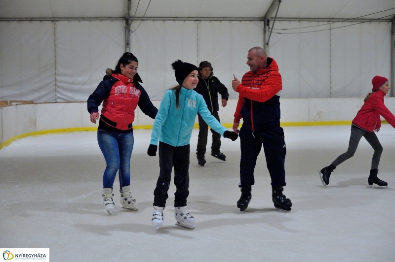 Jégpálya szerelem - fotó Szarka Lajos