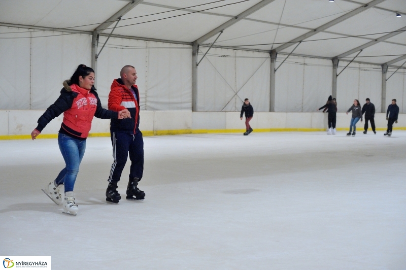 Jégpálya szerelem - fotó Szarka Lajos