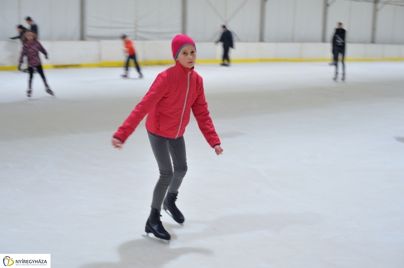 Jégpálya szerelem - fotó Szarka Lajos