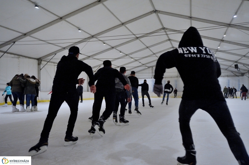 Jégpálya szerelem - fotó Szarka Lajos