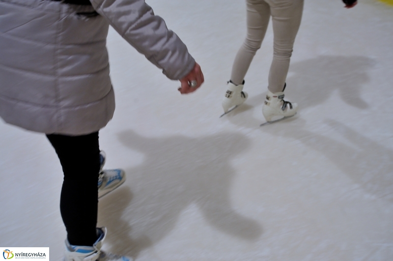 Jégpálya szerelem - fotó Szarka Lajos