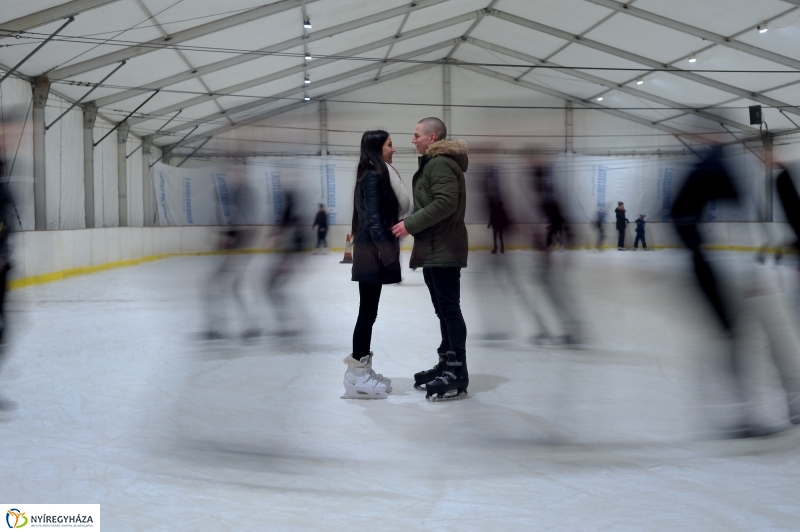 Jégpálya szerelem - fotó Szarka Lajos