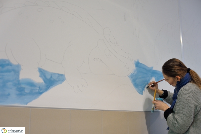 Ecsettel a gyermekosztályon - fotó Szarka Lajos