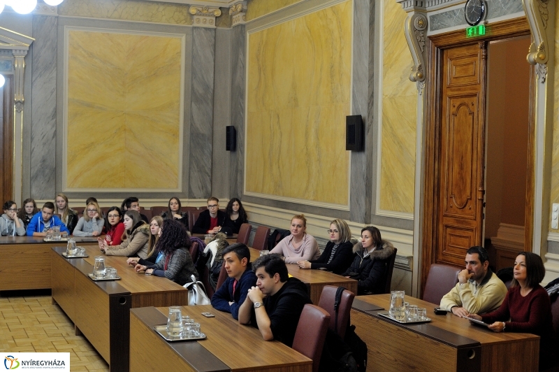 Külföldi diákok a Városházán - fotó Szarka Lajos