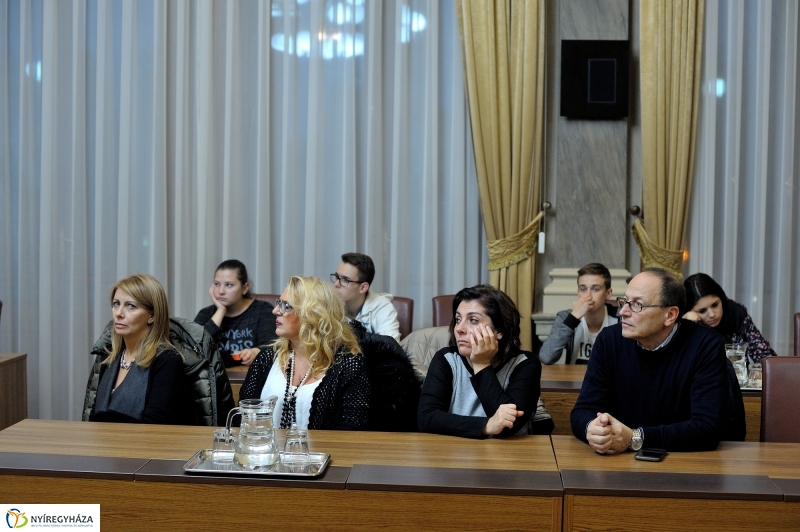 Külföldi diákok a Városházán - fotó Szarka Lajos